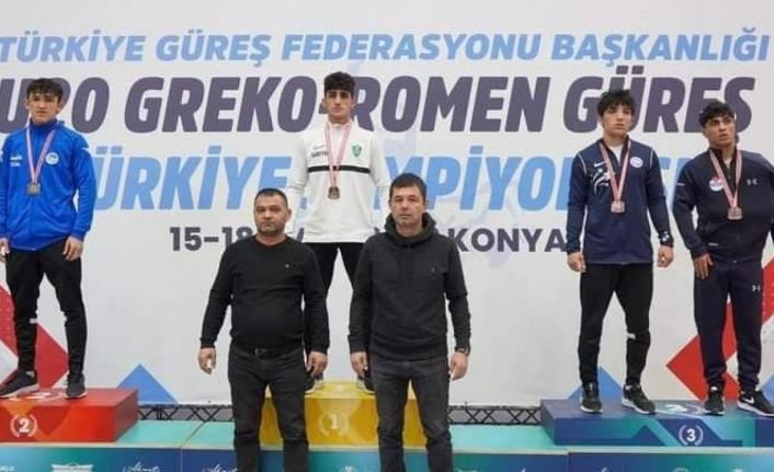 Büyükşehir Sporcuları Türkiye Güreş Şampiyonası’ndan madalya ile döndü