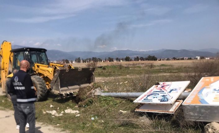 Edremit Belediyesi görüntü kirliliğine müdahale ediyor