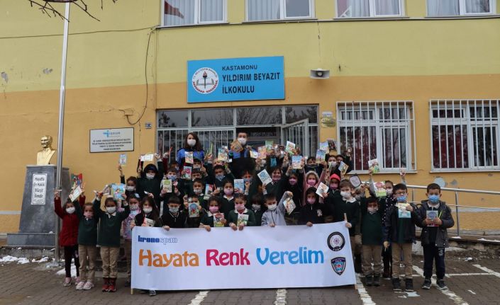 “Hayata Renk Verelim” projesinde 270 öğrenciye eğitim verildi