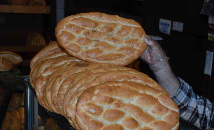 İzmir’de 350 gram Ramazan pidesi 6 TL’den satılacak