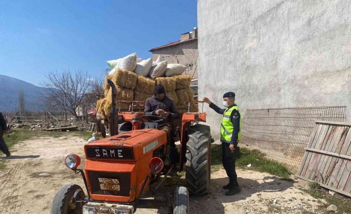 Jandarmadan traktör kazalarını önlemeye yönelik denetim ve eğitim faaliyetleri