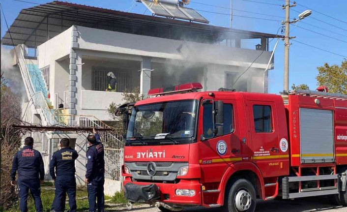 Ortaca’da yangın çıkan ev kullanılamaz hale geldi