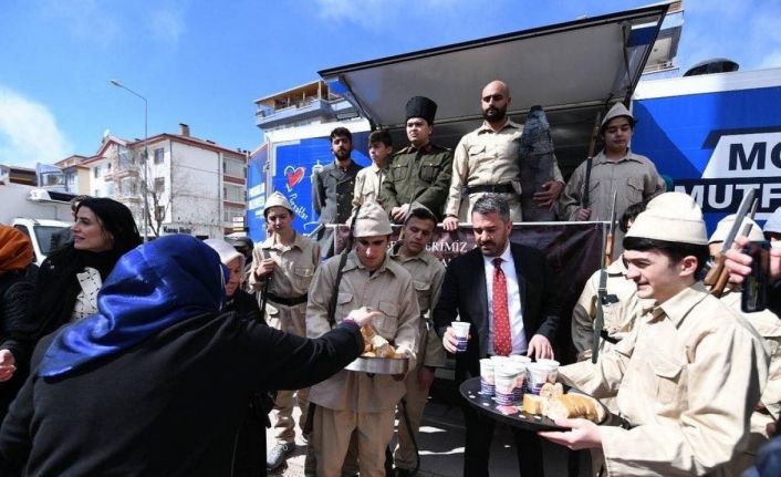 Pursaklar’da menü üzüm hoşafı ve bir dilim ekmek