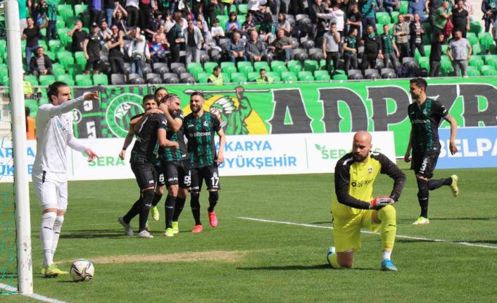 TFF 2. Lig: Sakaryaspor: 3 - Diyarbekirspor: 0