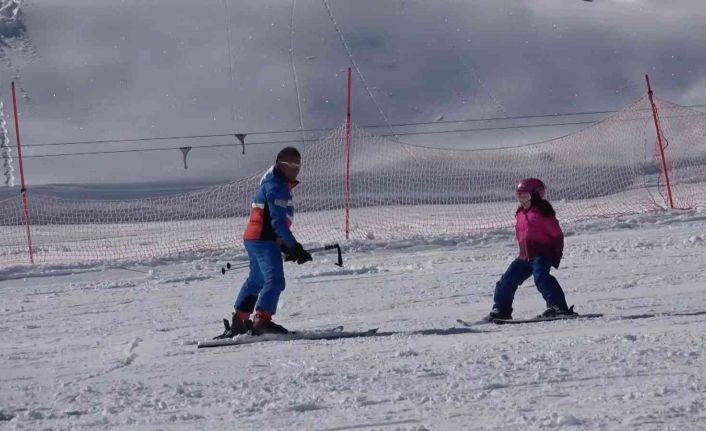 Uludağ’da kar kalınlığı 133 santimetreye ulaştı