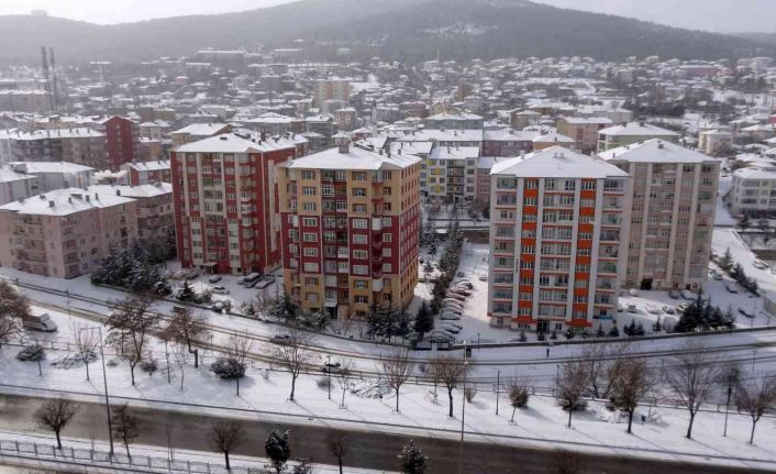 Yozgat’ta kar yağışı ve soğuk hava etkisini sürdürüyor