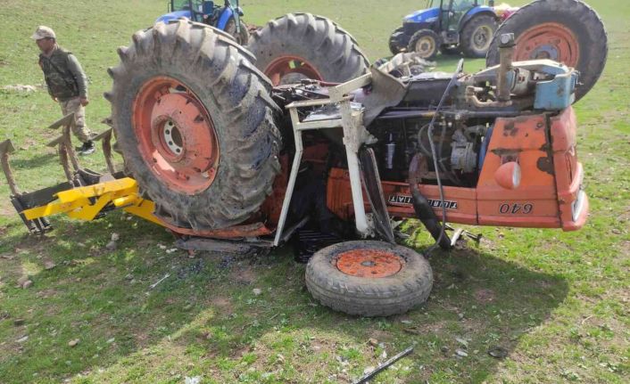 Ağrı’da devrilen traktörün altında kalan yaşlı adam hayatını kaybetti