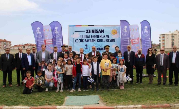 Akşehir Belediyesi’nden çocuklara bayram eğlencesi