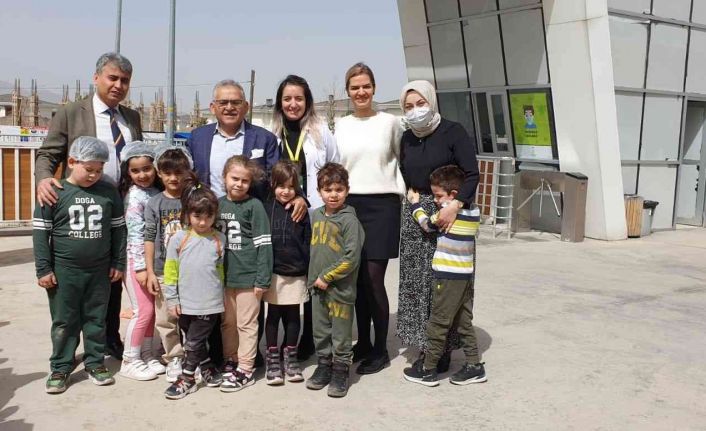 Başkan Büyükkılıç okul ziyaretlerini sürdürüyor