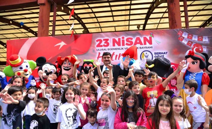 Başkan Oğuz’dan çocuklara 23 Nisan sürprizi