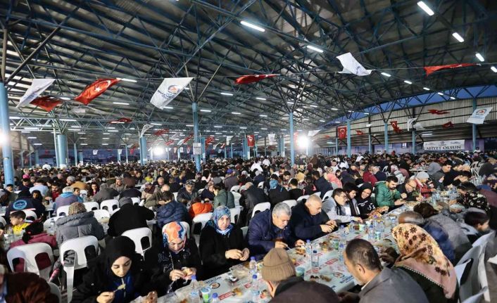 Büyükşehrin iftar bereketi bu kez Anafartalar’a taşındı