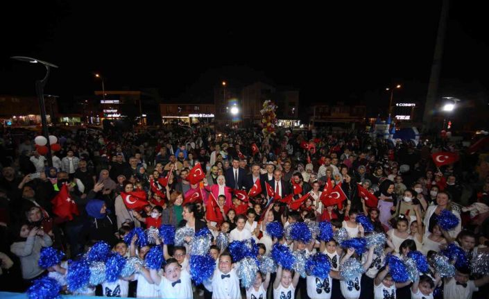 Çocuklar belediye bahçesinde gönüllerince eğlendi