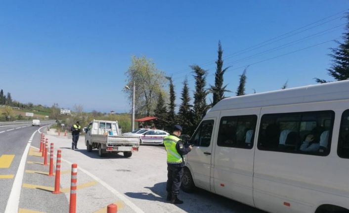 Düzce’de 11 araç 5 sürücü trafikten men edildi