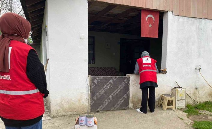 İhtiyaç sahibi vatandaşların kapısını Kızılay çalıyor