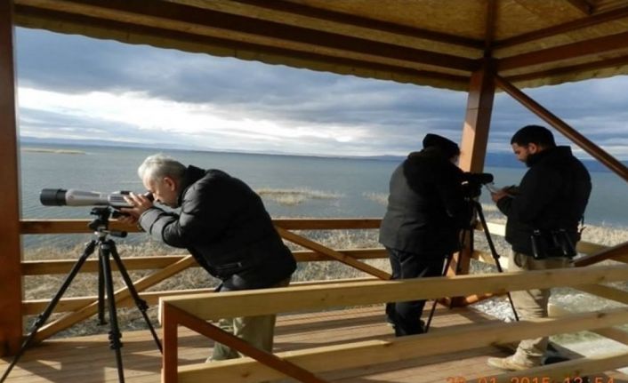 Işıklı Gölü’ne bir kuş gözlem kulesi daha yapılıyor