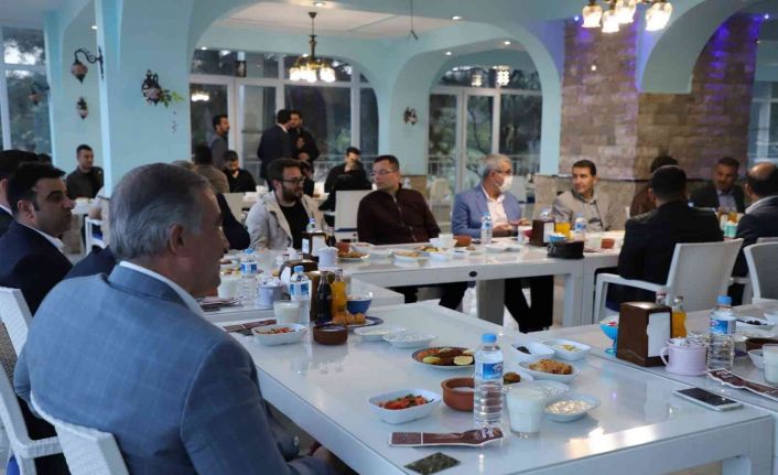 Kahta Belediyesi kurum amirlerine iftar programı düzenlendi