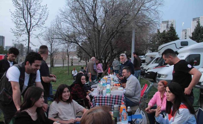 Karavancılar Göksu Parkı’nda iftarda buluştu