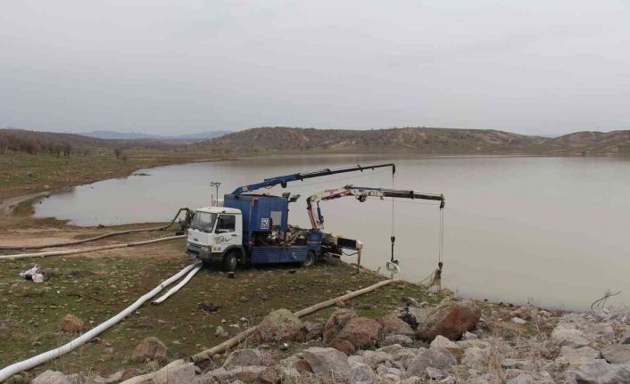 KOSKİ Hatunsaray Göleti’nde taşkın riskine karşı su tahliyesi yapıyor