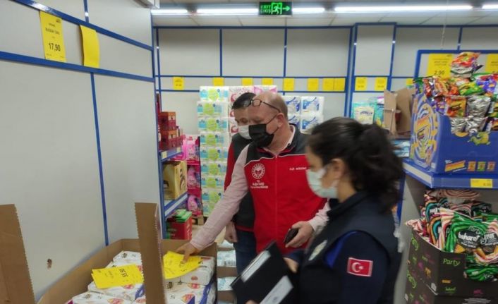 Köyceğiz’de zincir marketlerde denetimler devam ediyor