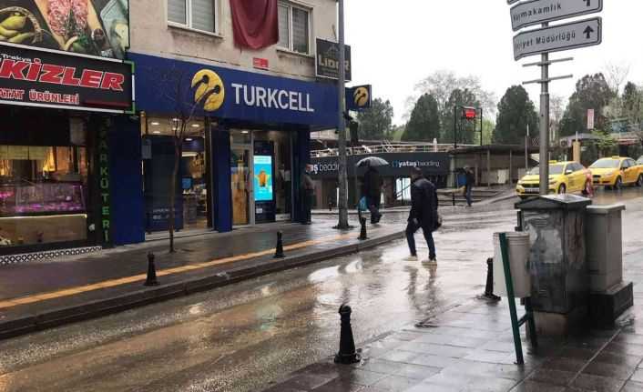 Meteorolojinin sarı kod ile uyardığı Trakya’da beklenen sağanak başladı