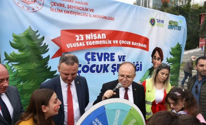 Minikler Çevre Müdürlüğü’nün etkinliğinde doyasıya eğlendi