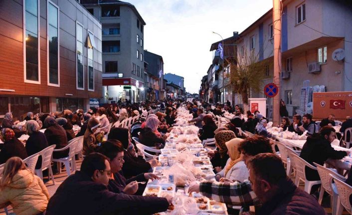 Pazaryeri’nde 4 bin vatandaş birlikte iftar açmanın mutluluğunu yaşadı