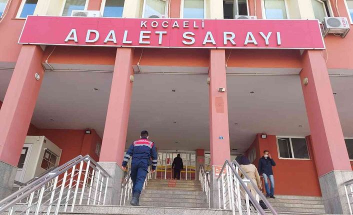 Uyuşturucu ticareti yapan iki kız kardeşe 25 yıl hapis