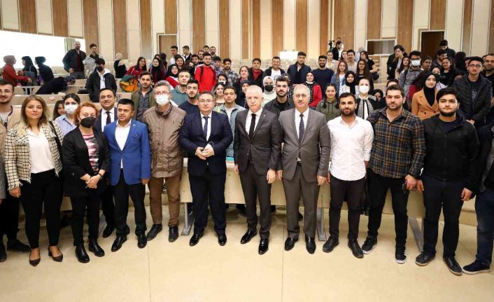 Vali Davut Gül, GAÜN öğrencileriyle bir araya geldi