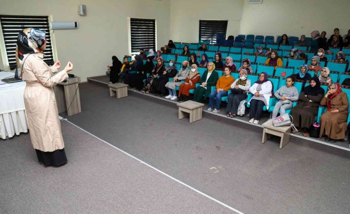 Van’da ‘Gönülden Gönüle Dost Sohbetleri’ sürüyor