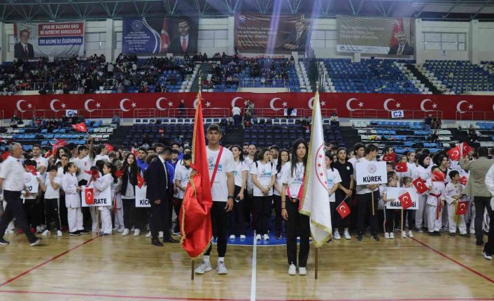 19 Mayıs Sakarya’da coşkuyla kutlandı, gösteriler büyük alkış aldı