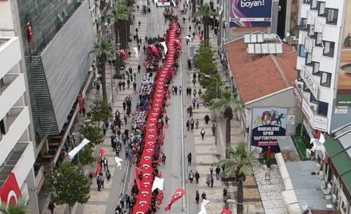 19 Mayıs’ın 103. yılında 103 metrelik dev bayrak açıldı