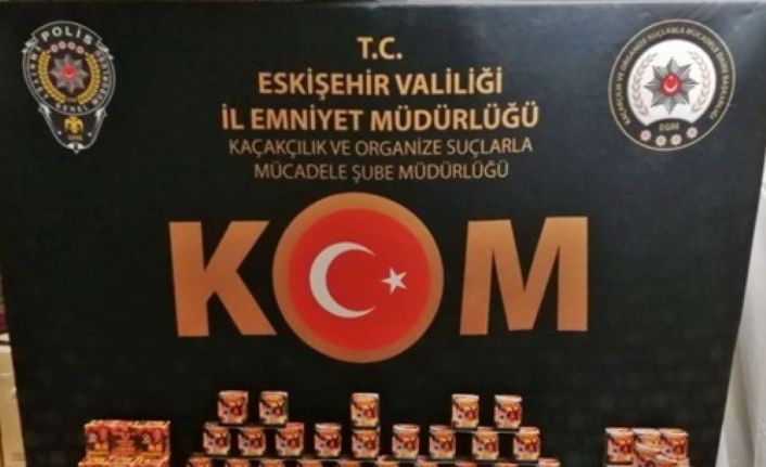 5 şüphelinin yakalandığı kaçakçılık operasyonunda binlerce kaçak malzeme ele geçirildi