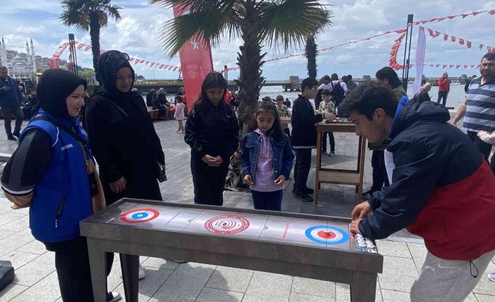 Açık hava konserine yoğun ilgi