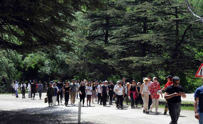 Akşehir’de ilçe protokolü ve öğrenciler sağlık için yürüdü