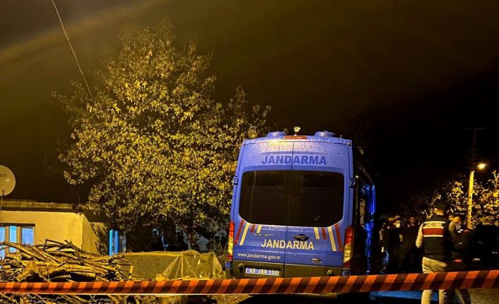 Amcasını ve kuzenlerini, kardeşinin vurduğunu öne sürdü