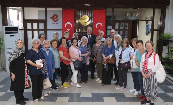 Başkan Atay, emekli öğretmenleri ağırladı