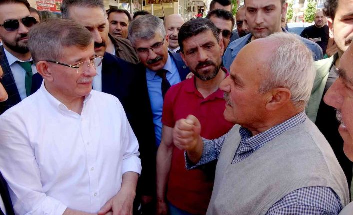 Davutoğlu’na Adıyaman’da ’HDP’ ve ’CHP’ tepkisi