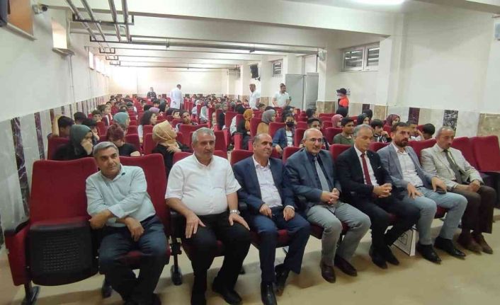 Elazığ’da erteleme, üşenme, vazgeçme konulu konferans verildi