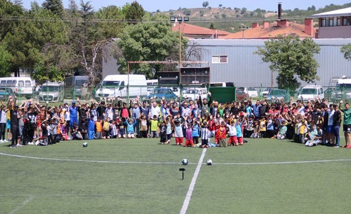 Gediz’deki futbol turnuvasına ilgi