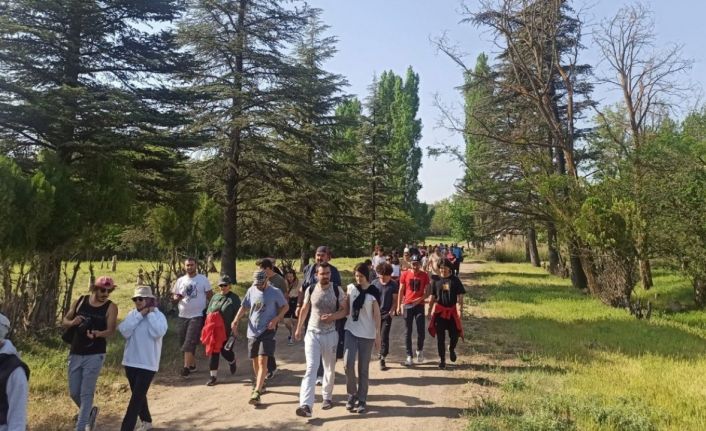 Gençler çadır kampında bir araya geldi