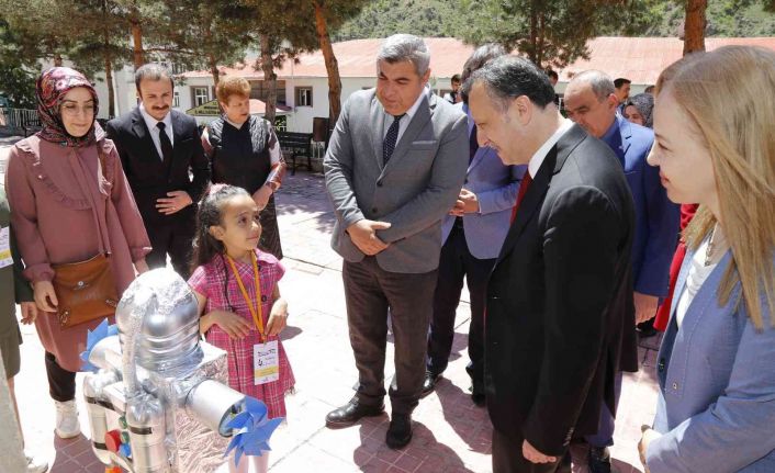 Gümüşhane’de 4. Kodlama Şenliği’nde çocuklar projelerini sergiledi