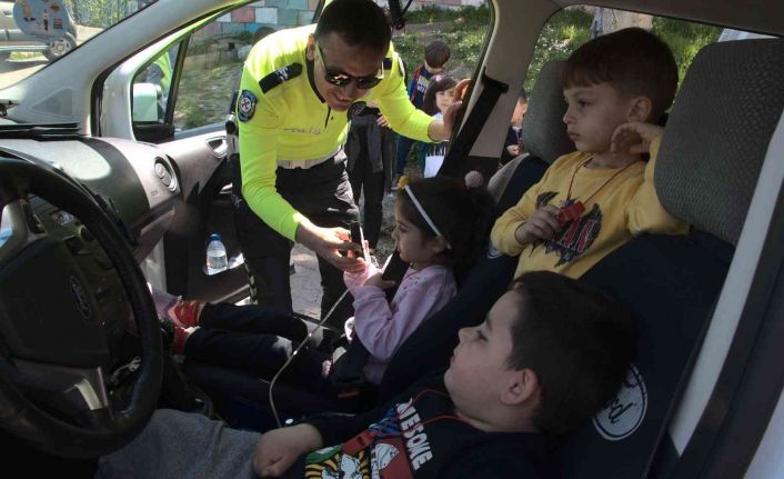 İnebolu’da minikler hem eğlendi hem de trafik eğitimi aldı