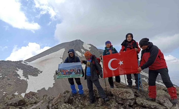 İnegöl Belediyesporlu dağcılar Hasan Dağına tırmandı