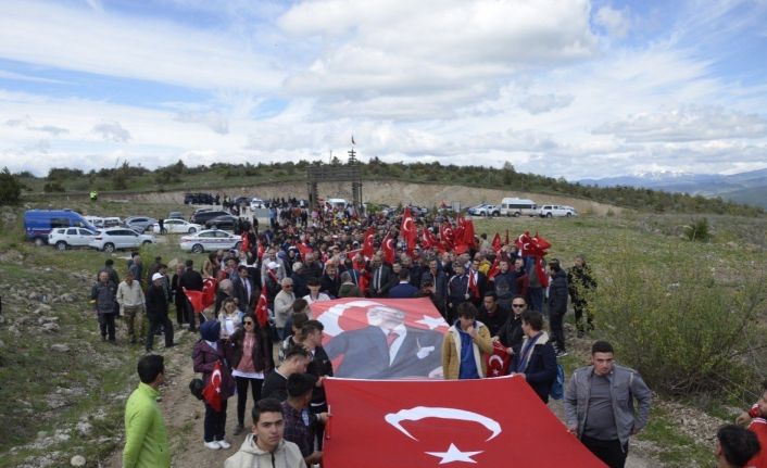 İstiklal Yolu’nda şehitlere saygı yürüyüşü