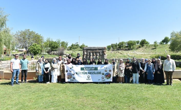 Karatay Belediyesi’nden öğrencilere kültürel gezi