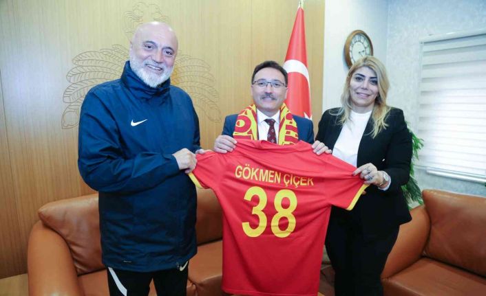 Kayseri Valisi’ne Kayserispor forması