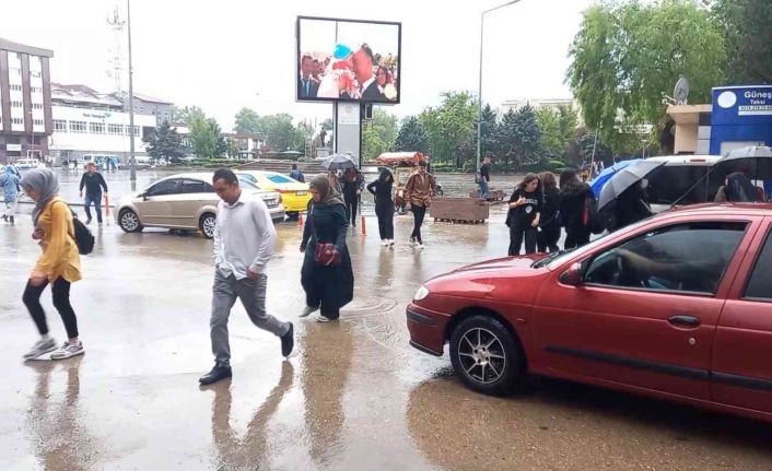 Kırıkkale’de sağanak yağış ve dolu etkili oldu