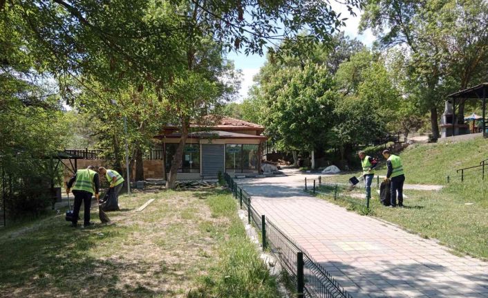 Kütahya’da piknik alanları temizleniyor