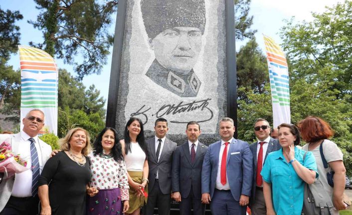 Marmaris’te 25 bin taştan oluşan Atatürk mozaik anıtı açıldı