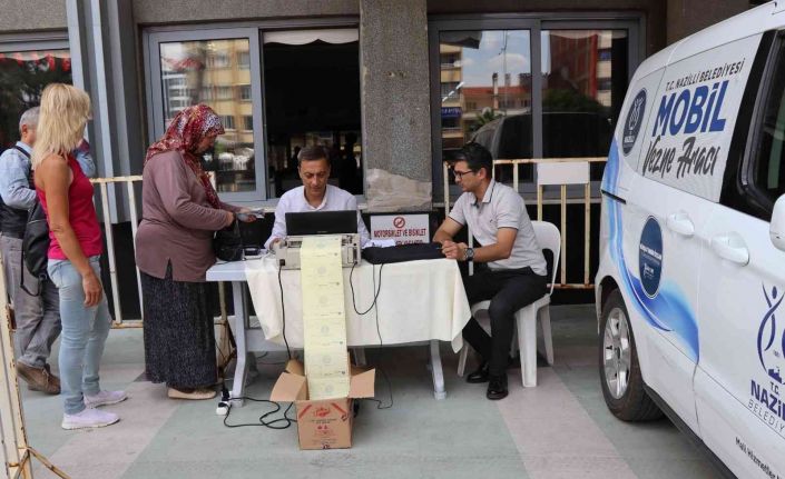 Nazilli Belediyesi’nin mobil vezne aracı vatandaşların hizmetine sunuldu